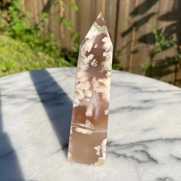 Flower Agate Tower/ Cherry Blossom Agate Tower - Picture 3 of 4